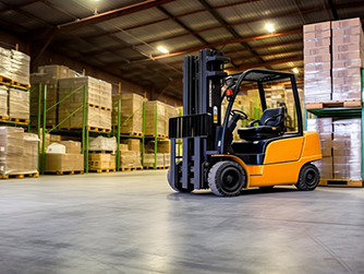 The difference between forklift trucks with and without a center cylinder